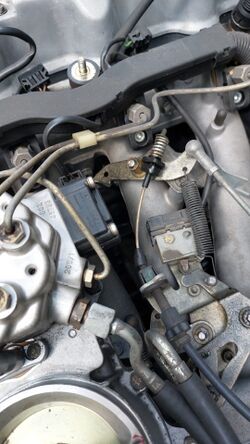 Abb.1 Gaszug aus der Führung gesprungen