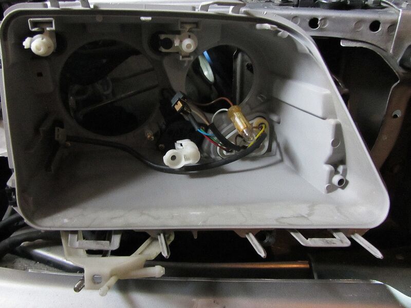 Datei:02 Demontierte Leuchteinheit b.jpg