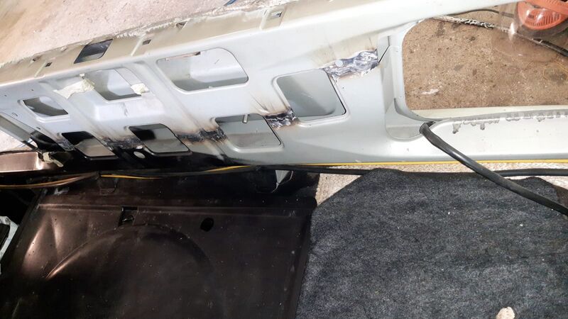 Datei:KofferraumKanteRost (8).jpg