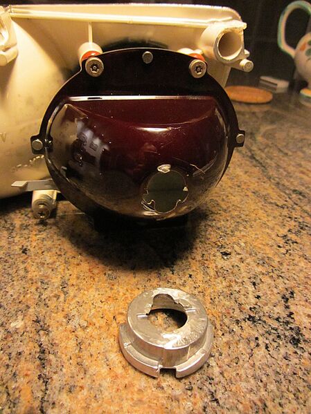 Datei:01 Abgebrochene Brennerfassung b.jpg