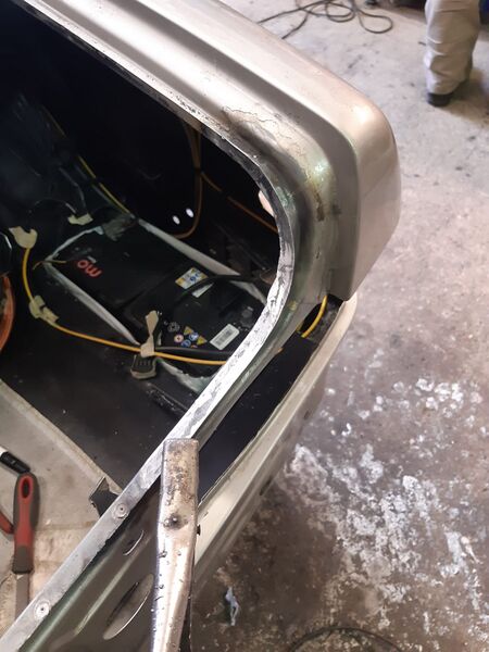 Datei:KofferraumKanteRost (9).jpg