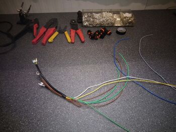 Motorkabelbaum Der Reihe nach werden nun die Kabel des 1. Zylinders, des 2. Zylinders usw. gelegt bis zum 8. Zylinder