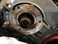 Nockenwellenende mit demontiertem Zentralmagneten