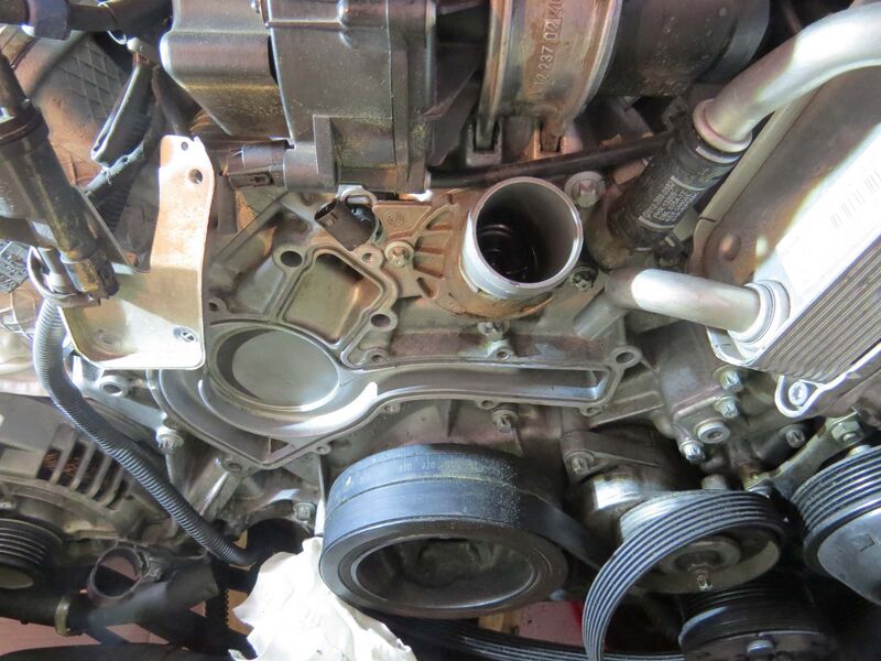 Datei:01 Wasserpumpe eingebaut geöffnet.jpg