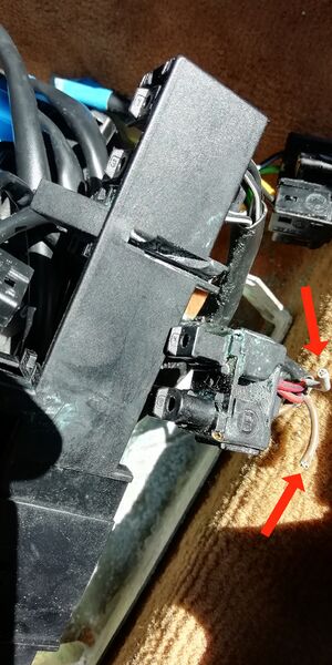 Datei:Abkorrodierte Leitungen.jpg