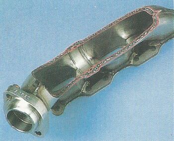 24 Abgaskrümmer aus zweischaligem Stahlblech