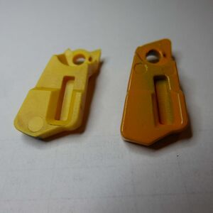 Bild 1 Vergleich defekter und neuer Mitnehmer Vorderansicht