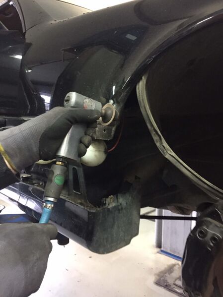 Datei:D Rost abschleifen.jpg